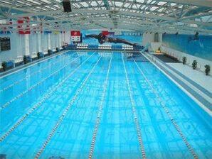 piscina para la prevención de la osteocondrosis torácica
